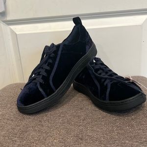 Dark blue velvet new/tags sneaker with relief pod comfort sole.Leaf tread detail
